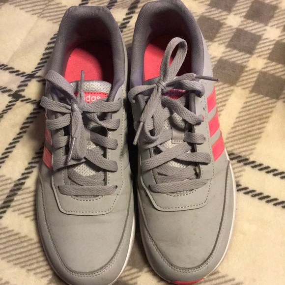 Adidas pink and grey - Picture 2 of 6